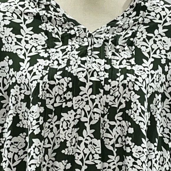 Fun 2 Fun Green Floral Blouse 3XL - Picture 3 of 9